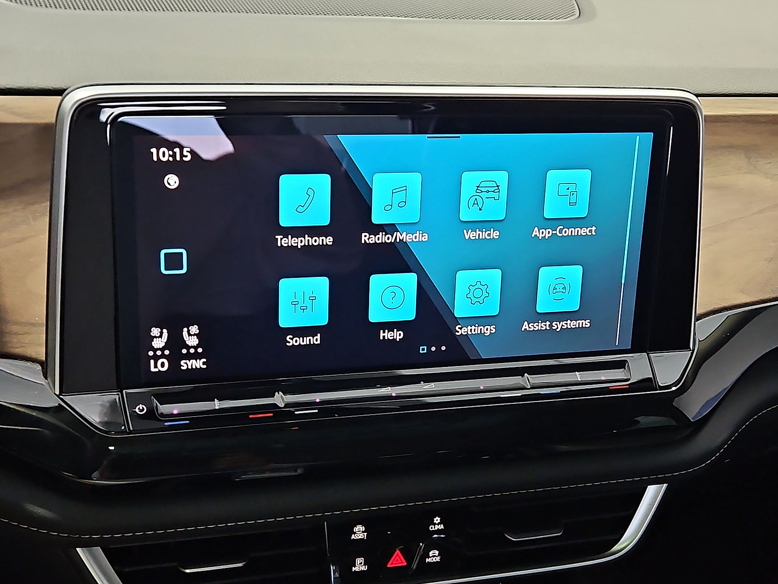 2026 Volkswagen Atlas photo 19 of 22