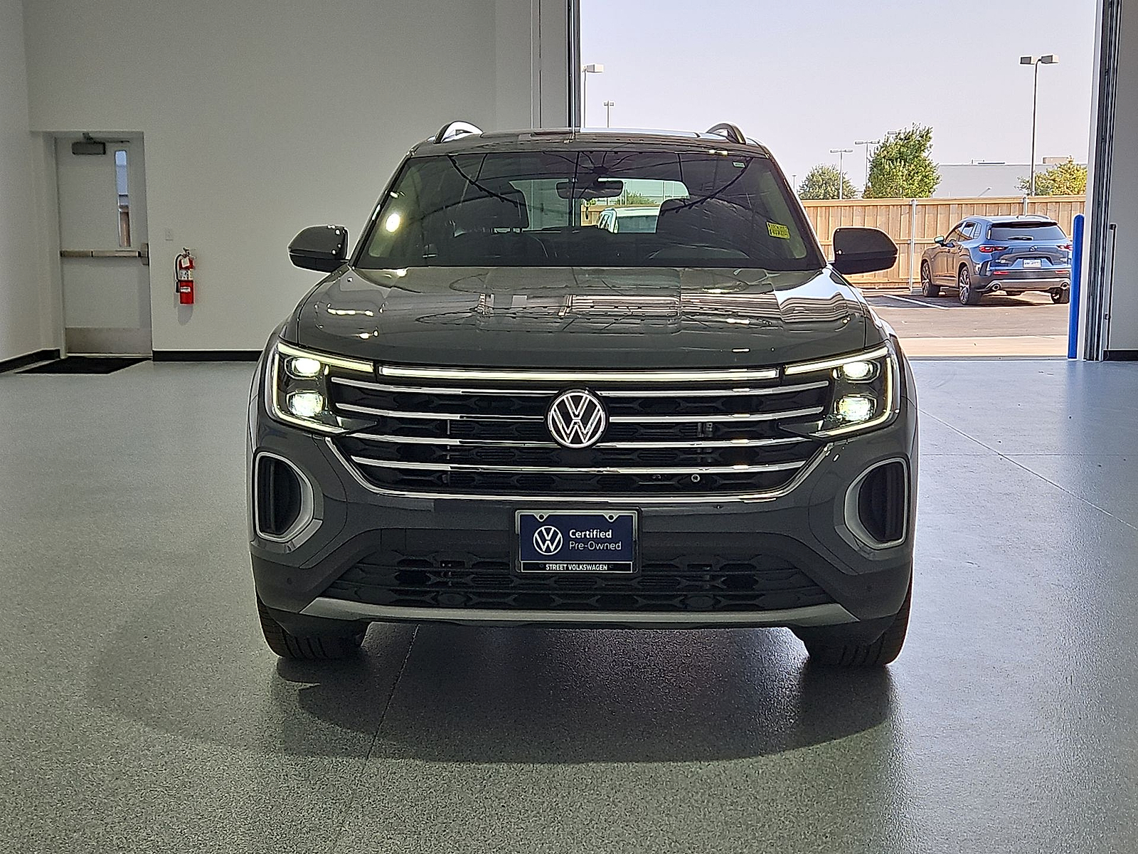 2026 Volkswagen Atlas photo 3 of 22