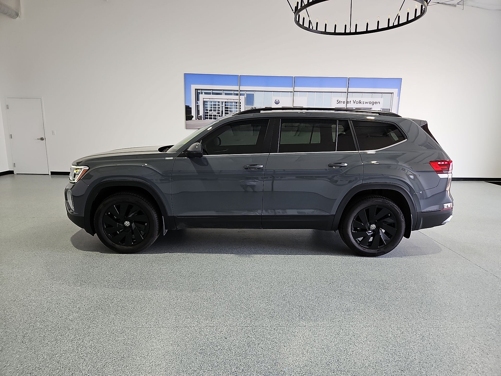 2026 Volkswagen Atlas photo 5 of 22