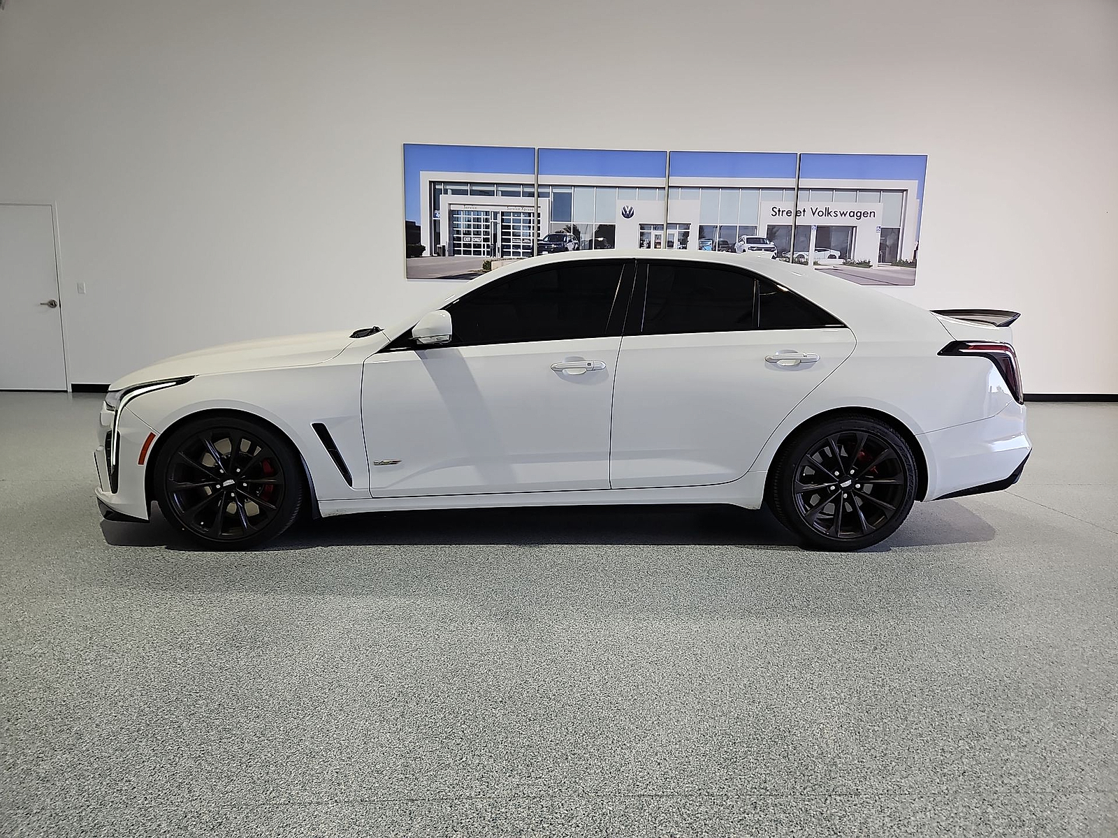 2023 Cadillac CT4-V V-Series Blackwing - 4