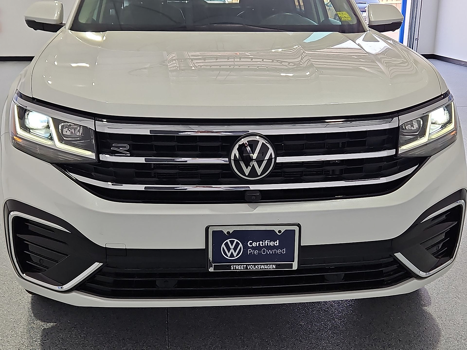 2023 Volkswagen Atlas 3.6L V6 SEL Premium R-Line Opal White at Street VW of Amarillo