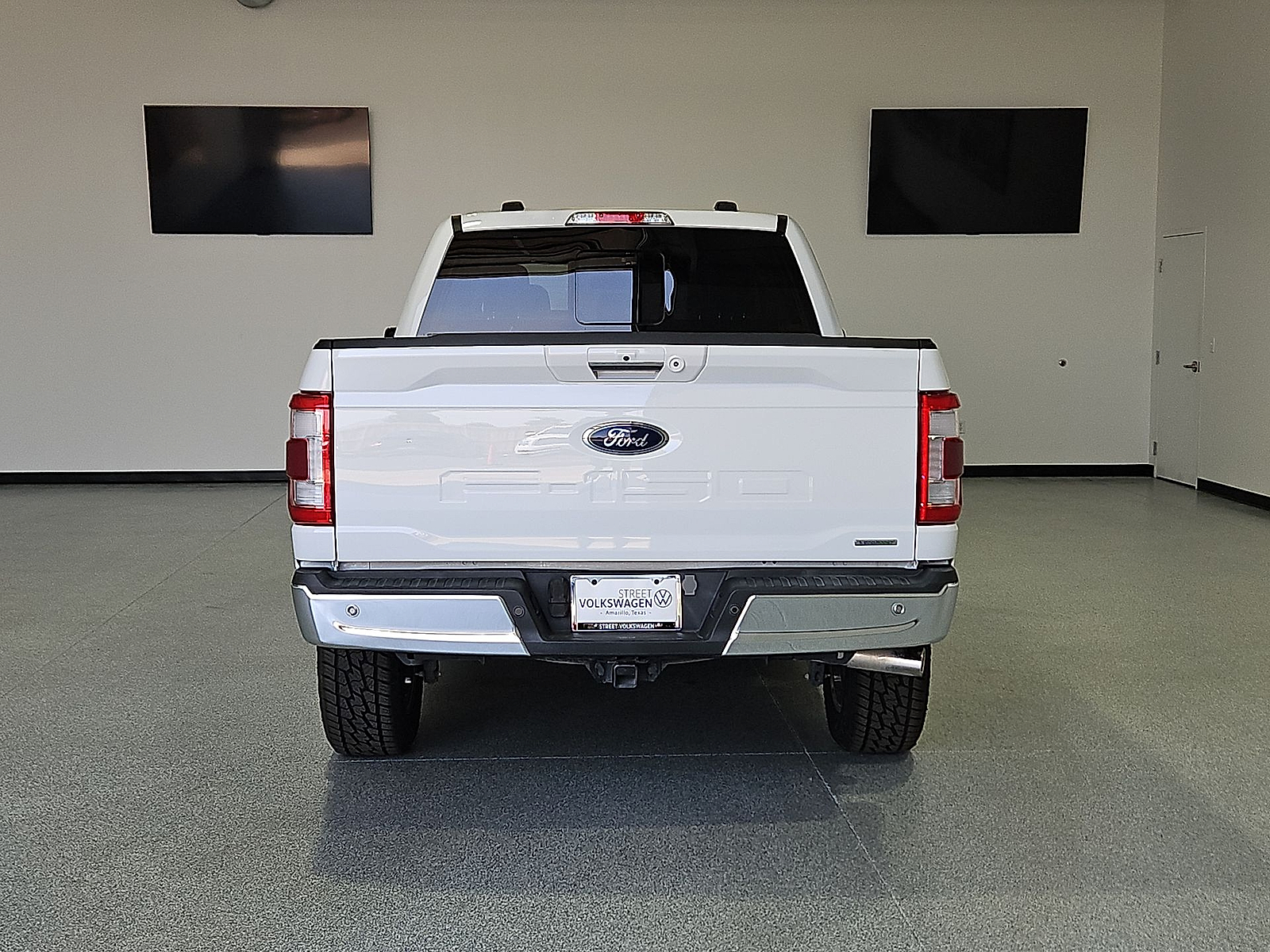 2023 Ford F-150 LARIAT Oxford White at Street VW of Amarillo