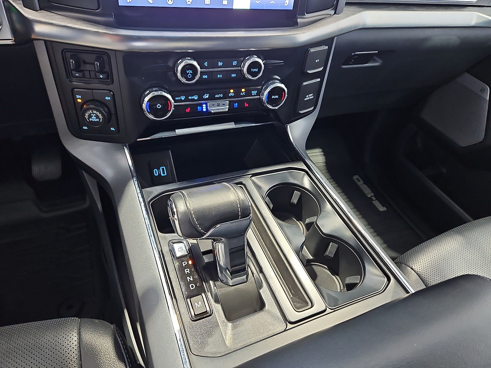 2023 Ford F-150 LARIAT Oxford White at Street VW of Amarillo