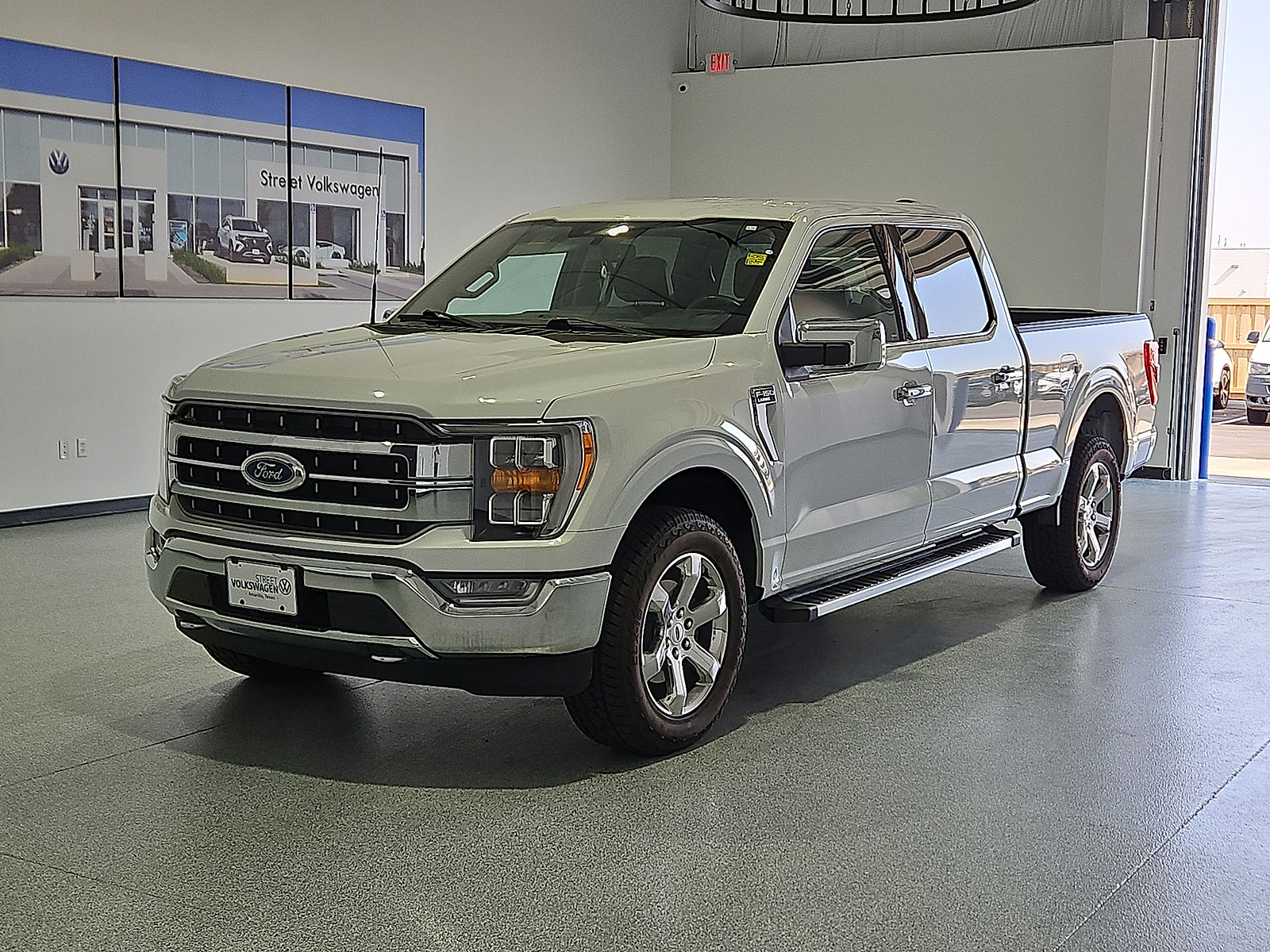 2023 Ford F-150 LARIAT Oxford White at Street VW of Amarillo