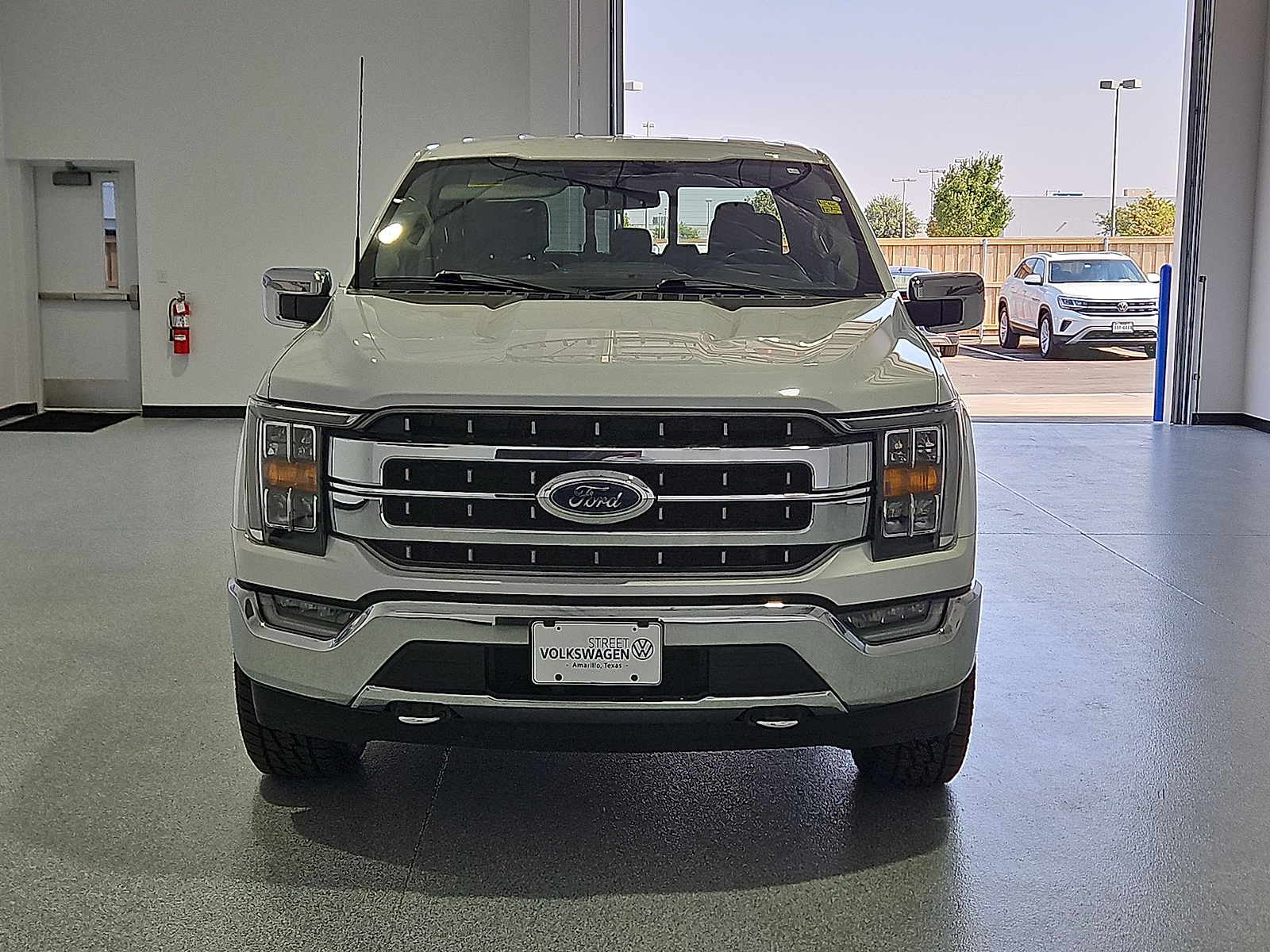 2023 Ford F-150 LARIAT Oxford White at Street VW of Amarillo