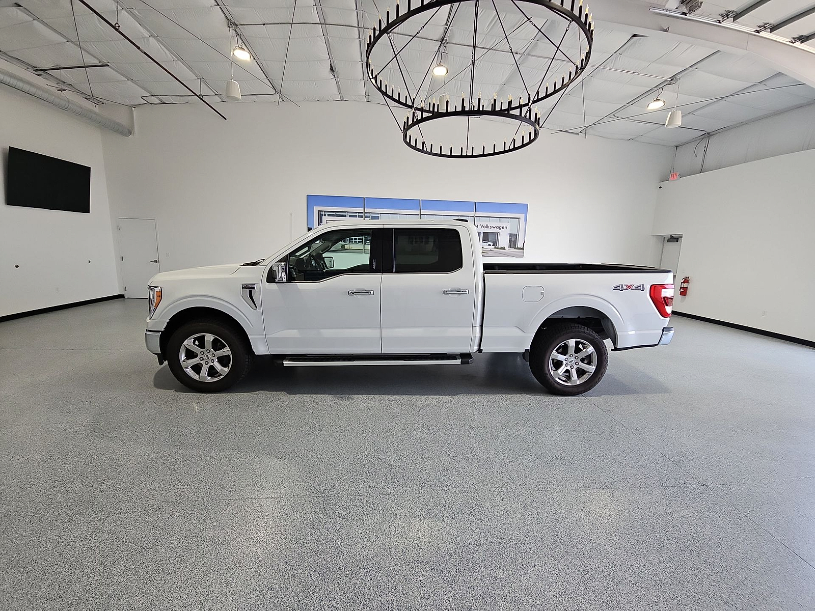 2023 Ford F-150 LARIAT Oxford White at Street VW of Amarillo