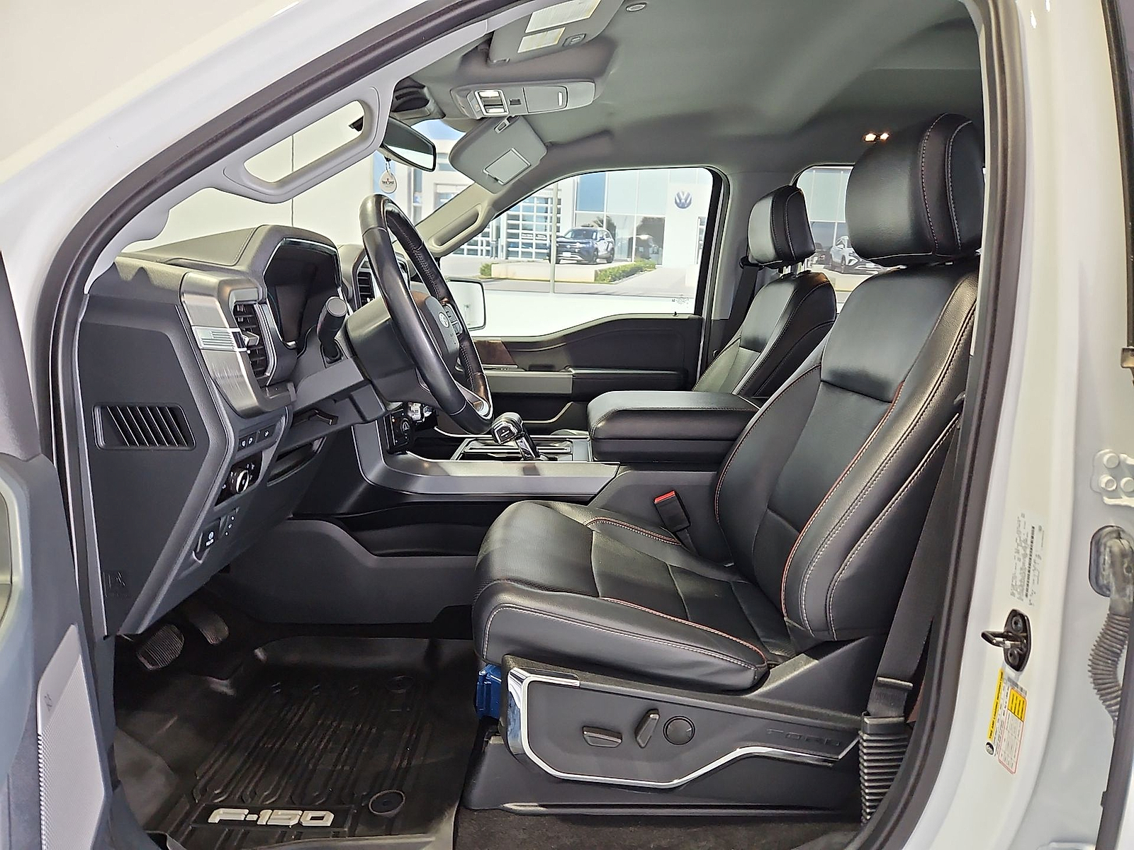 2023 Ford F-150 LARIAT Oxford White at Street VW of Amarillo