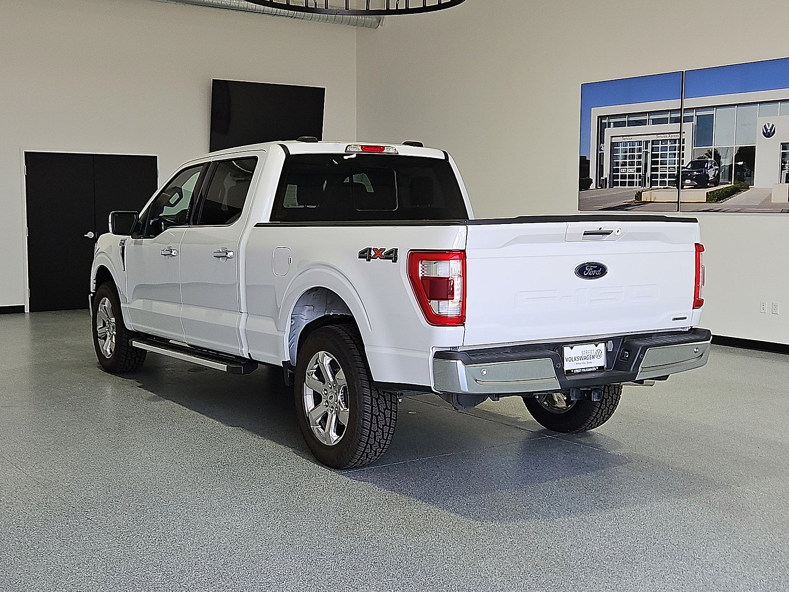 2023 Ford F-150 LARIAT Oxford White at Street VW of Amarillo
