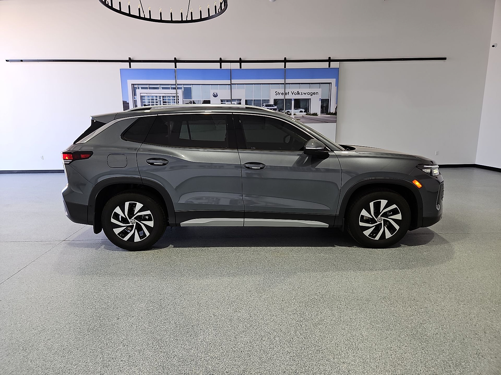2026 Volkswagen Tiguan photo 9 of 22