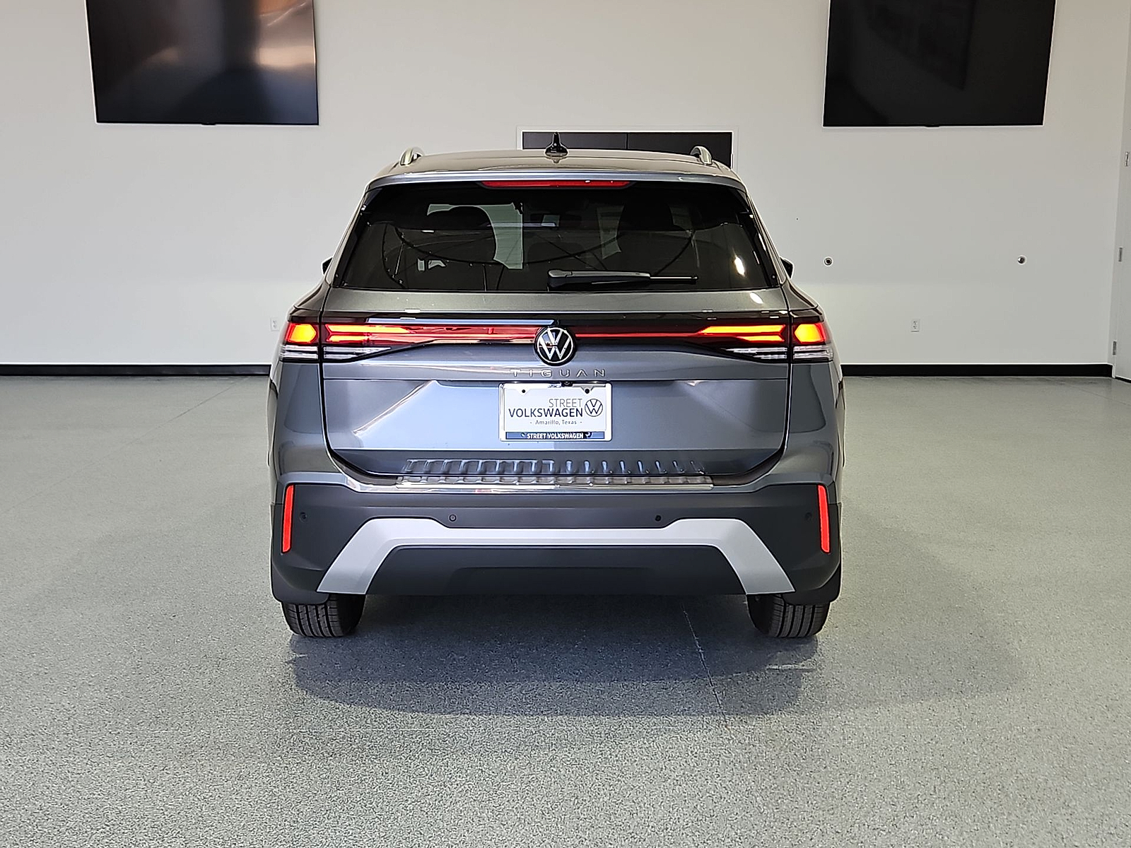 2026 Volkswagen Tiguan photo 7 of 22