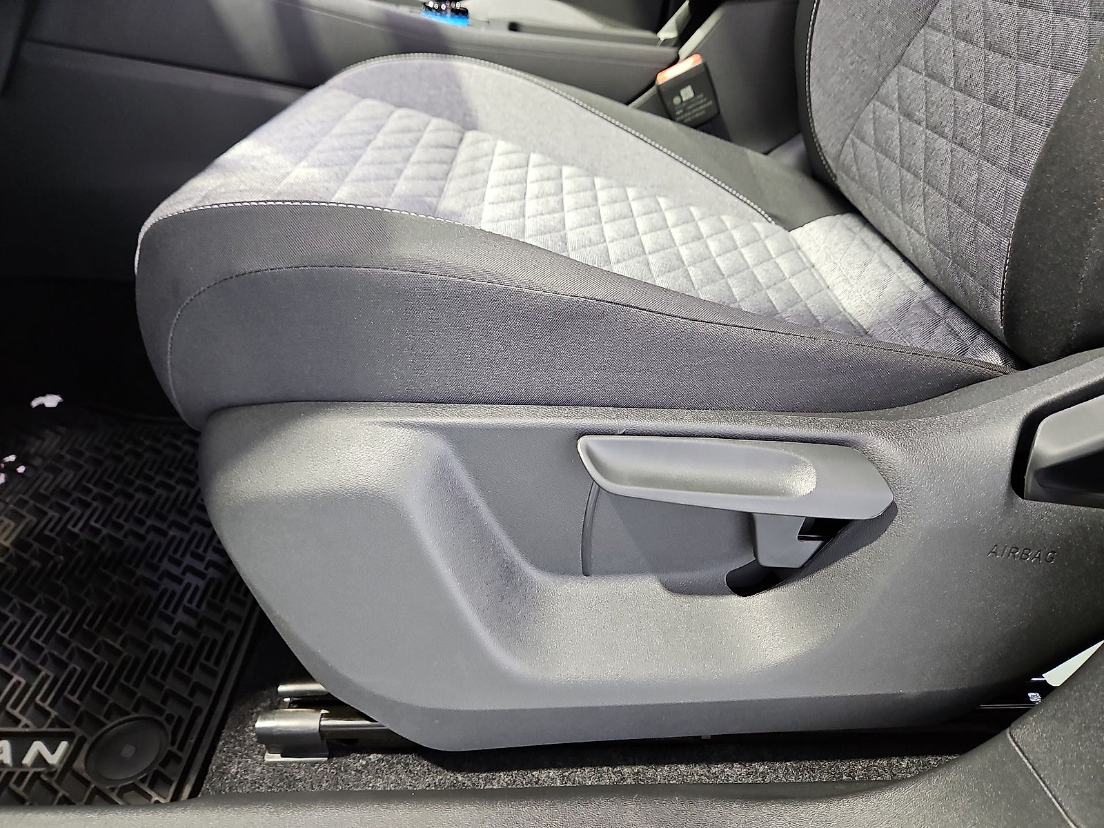 2026 Volkswagen Tiguan photo 17 of 22