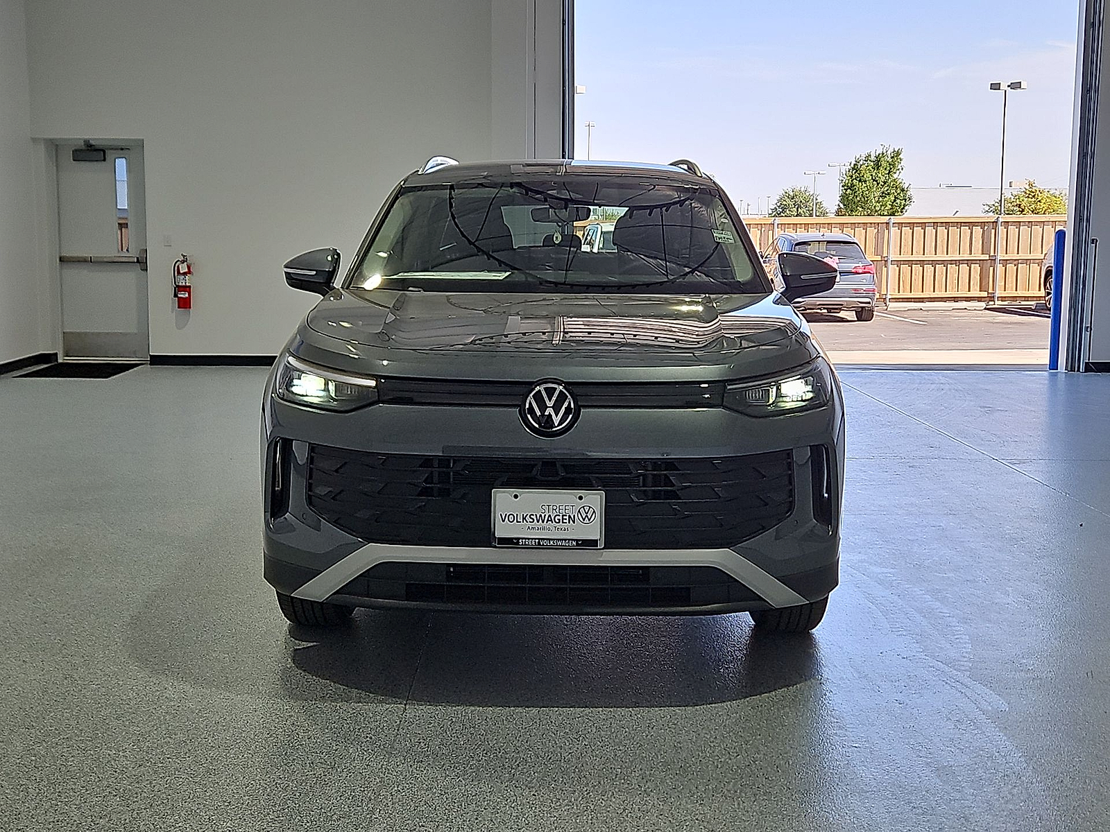 2026 Volkswagen Tiguan photo 3 of 22