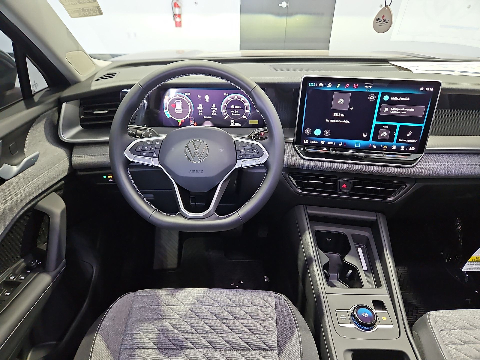 2026 Volkswagen Tiguan photo 14 of 22