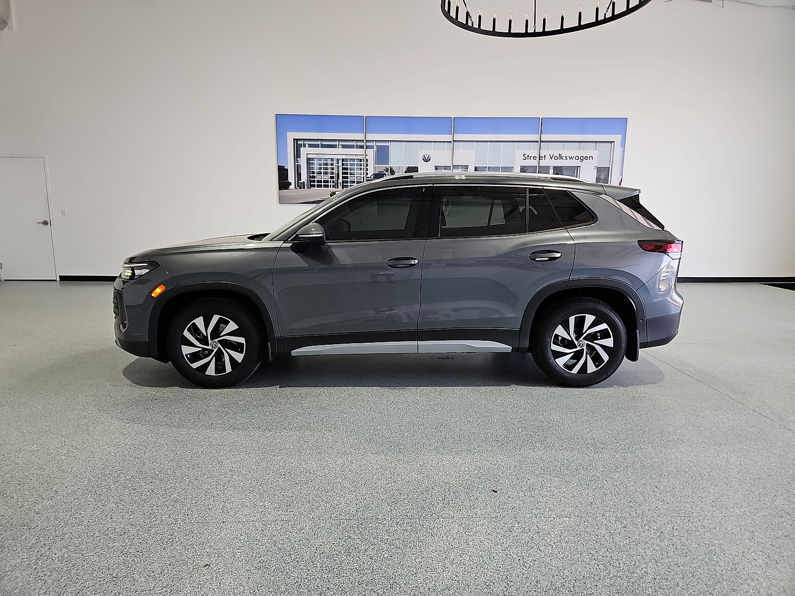 2026 Volkswagen Tiguan photo 5 of 22