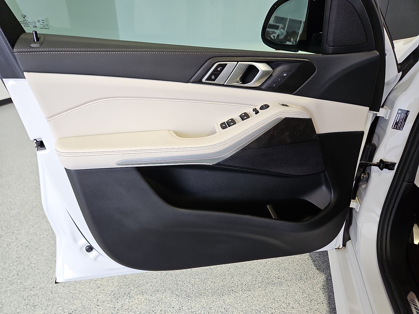 2022 BMW X5 xDrive40i White Metallic at Bobby Duby Motors