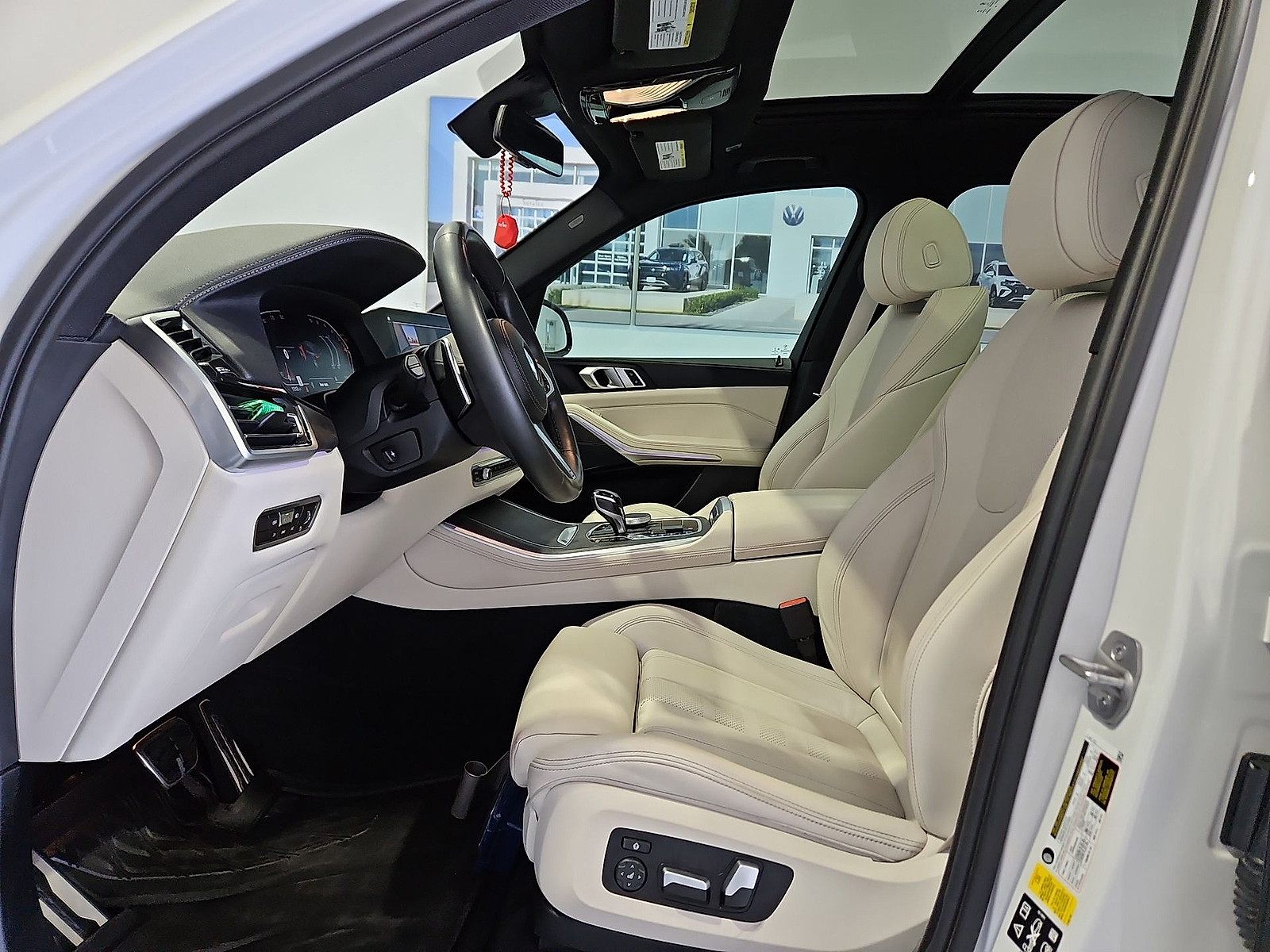 2022 BMW X5 xDrive40i White Metallic at Bobby Duby Motors