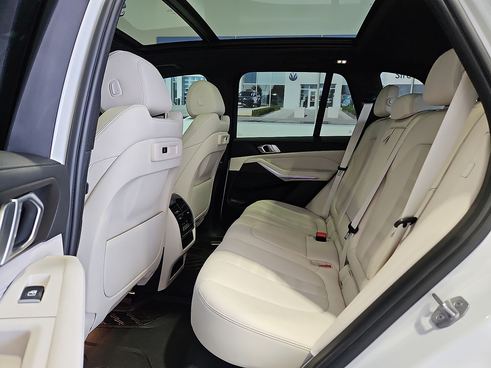 2022 BMW X5 xDrive40i White Metallic at Bobby Duby Motors