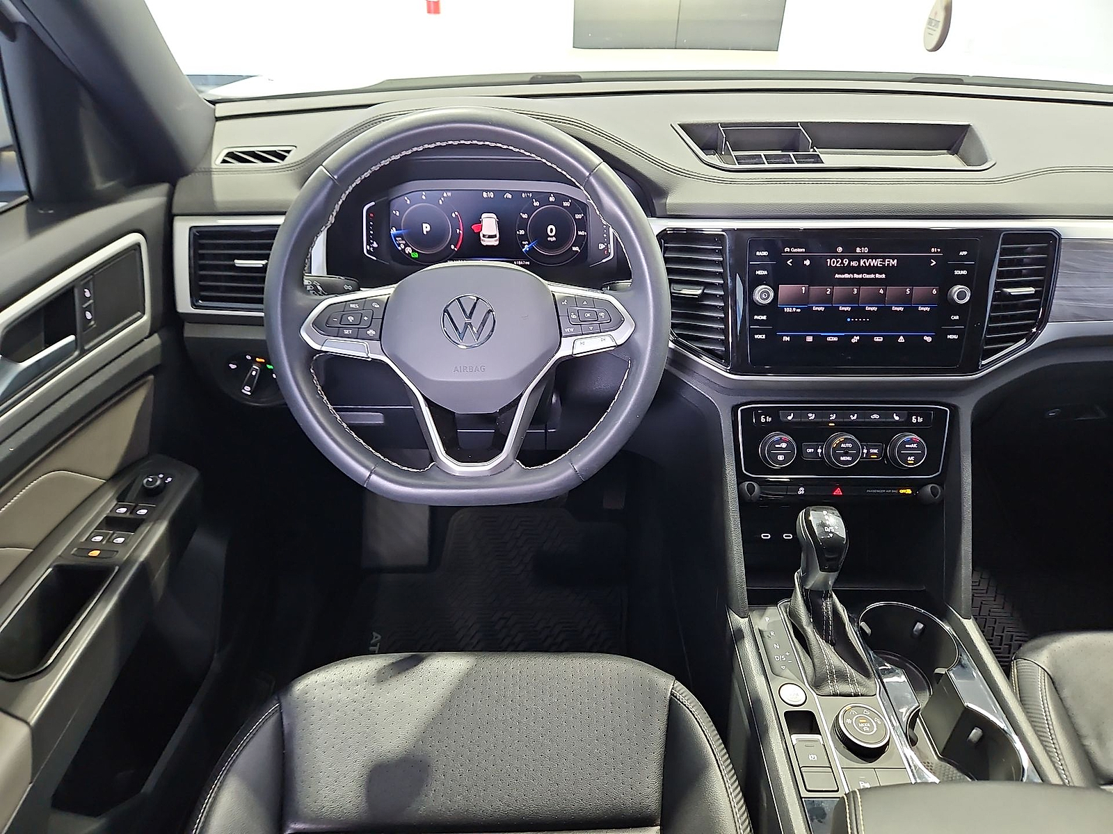 2022 Volkswagen Atlas Cross Sport 3.6L V6 SE w/Technology Pure White at Street VW of Amarillo