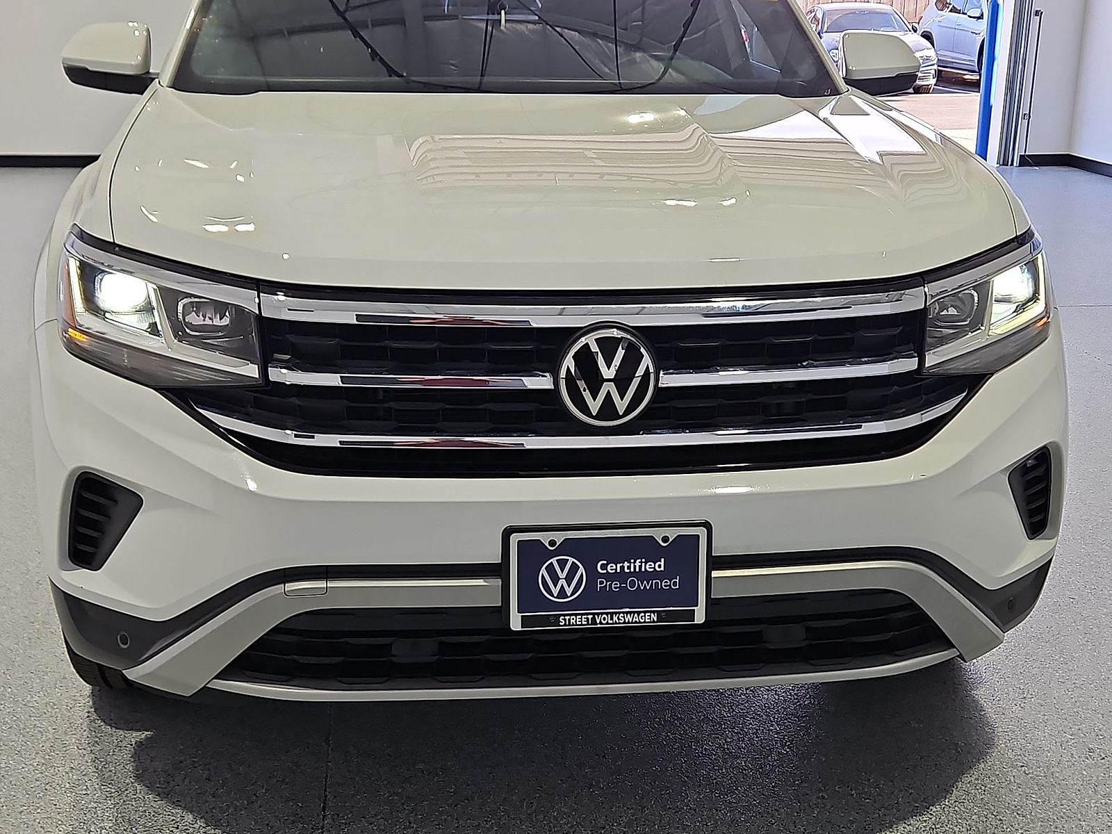 2022 Volkswagen Atlas Cross Sport 3.6L V6 SE w/Technology Pure White at Street VW of Amarillo