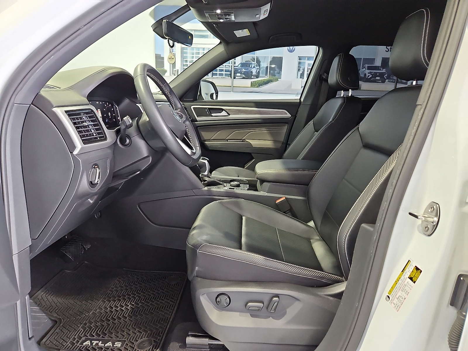 2022 Volkswagen Atlas Cross Sport 3.6L V6 SE w/Technology Pure White at Street VW of Amarillo