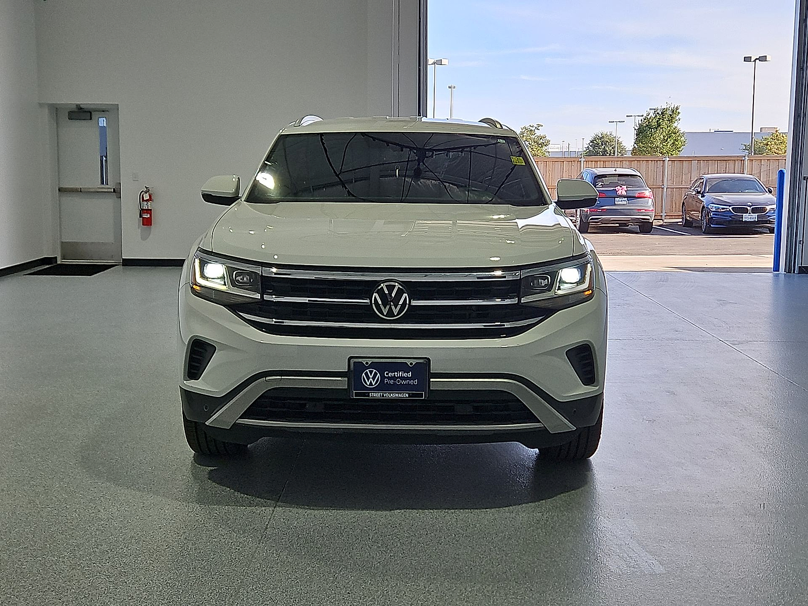 2022 Volkswagen Atlas Cross Sport 3.6L V6 SE w/Technology Pure White at Street VW of Amarillo