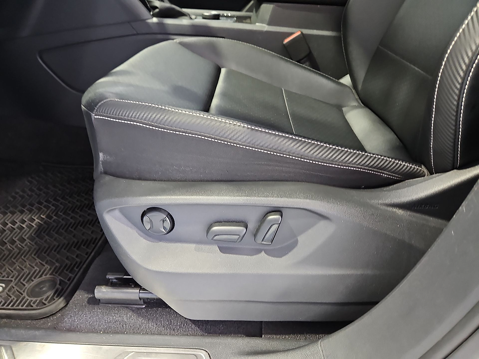 2022 Volkswagen Atlas Cross Sport 3.6L V6 SE w/Technology Pure White at Street VW of Amarillo