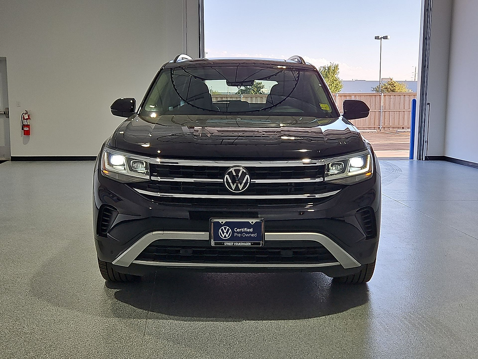 2023 Volkswagen Atlas 3.6L V6 SE w/Technology Deep Black at Street VW of Amarillo