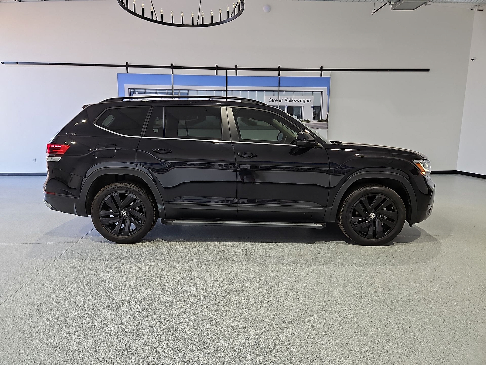 2023 Volkswagen Atlas 3.6L V6 SE w/Technology Deep Black at Street VW of Amarillo