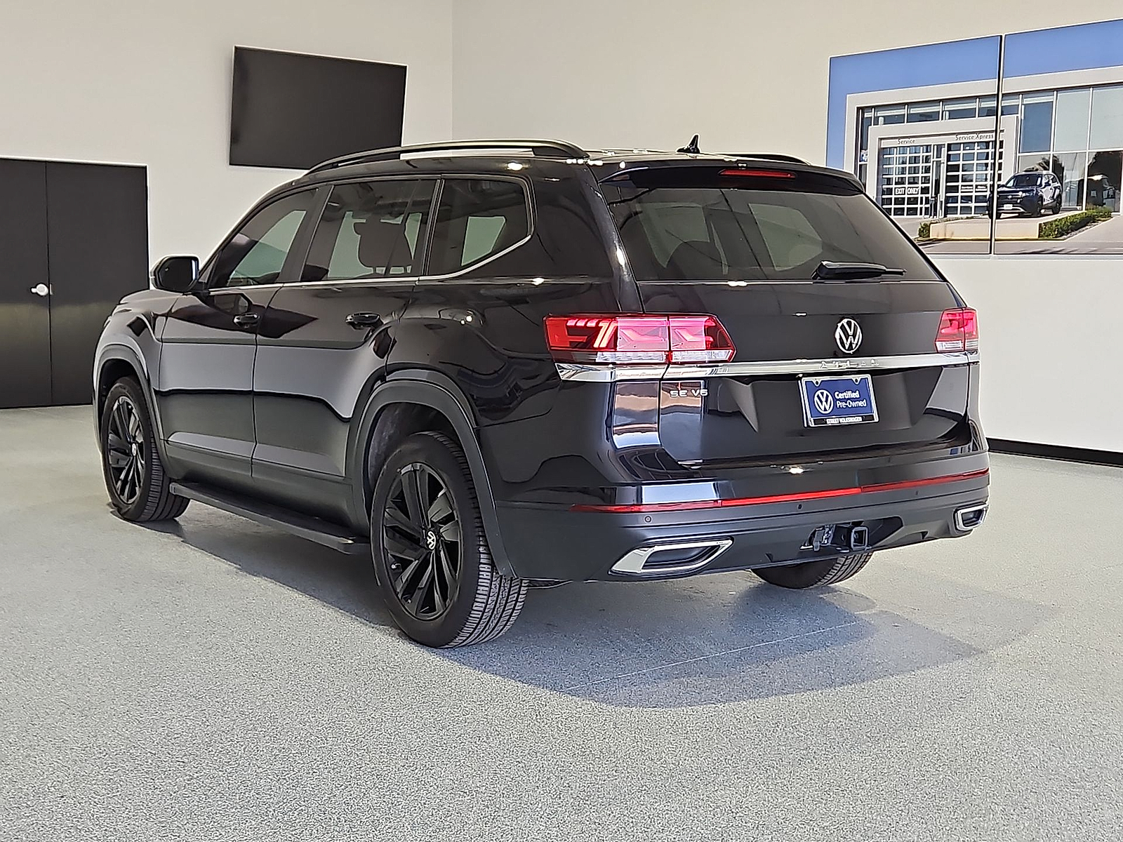 2023 Volkswagen Atlas 3.6L V6 SE w/Technology Deep Black at Street VW of Amarillo