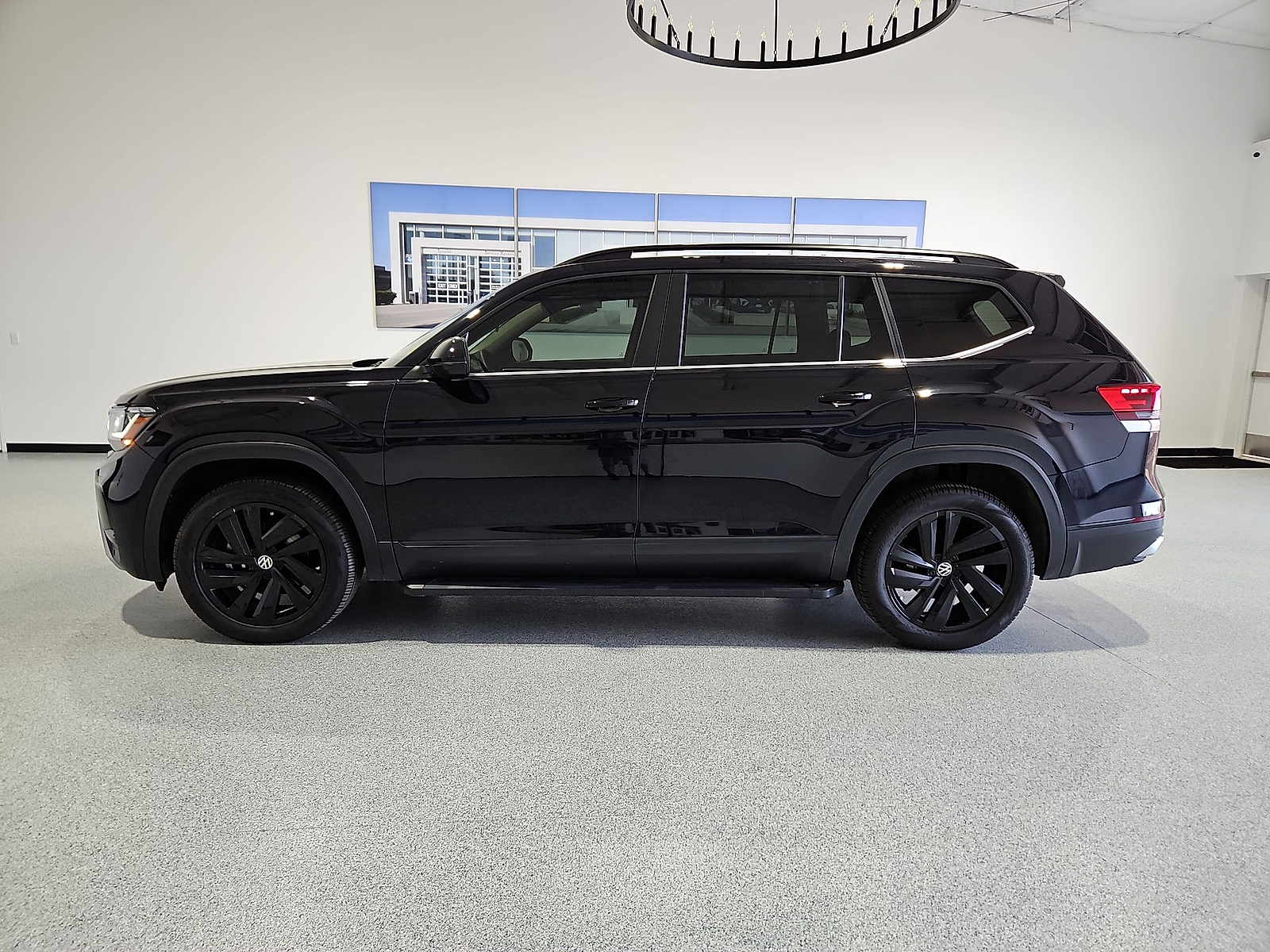 2023 Volkswagen Atlas 3.6L V6 SE w/Technology Deep Black at Street VW of Amarillo