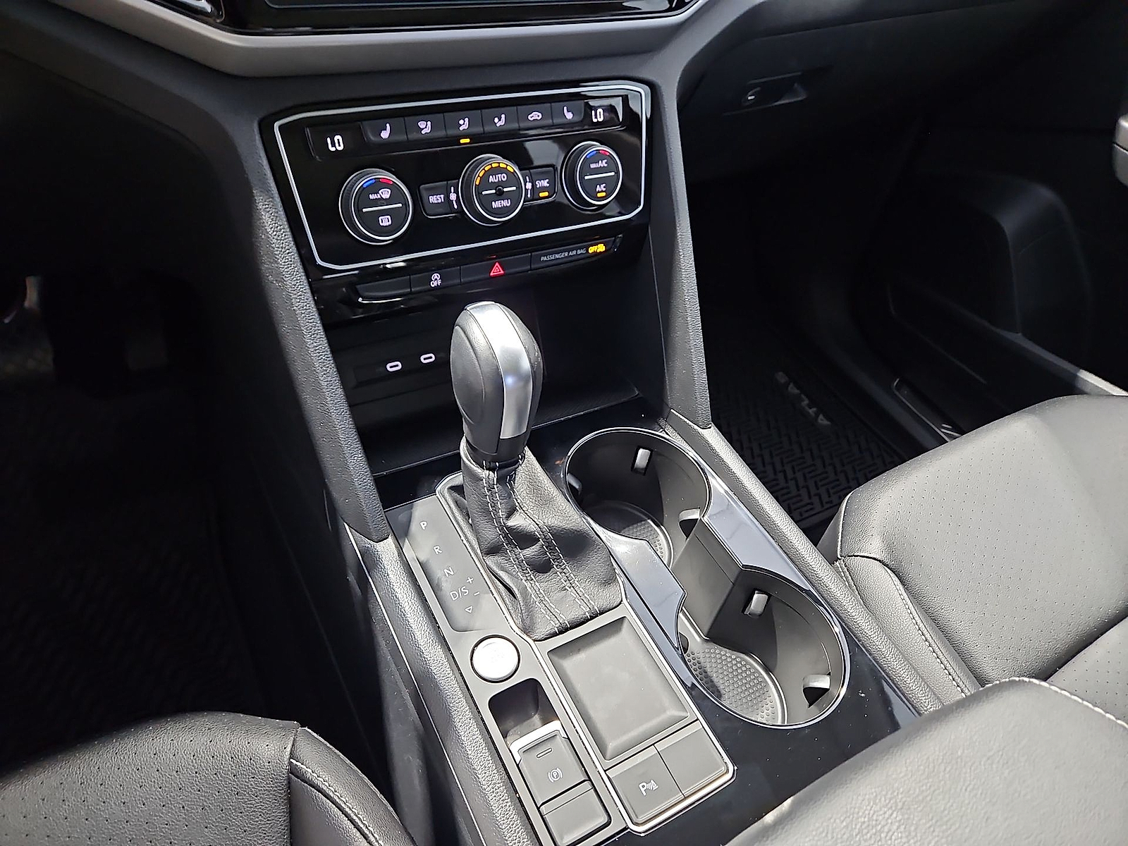 2023 Volkswagen Atlas 3.6L V6 SE w/Technology Deep Black at Street VW of Amarillo