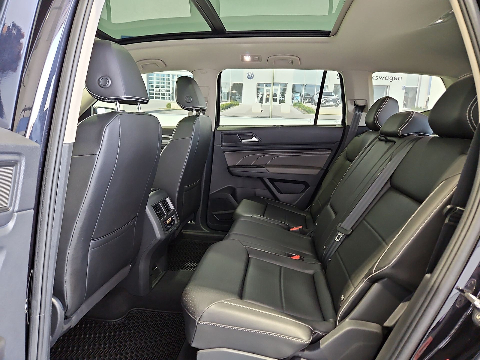 2023 Volkswagen Atlas 3.6L V6 SE w/Technology Deep Black at Street VW of Amarillo