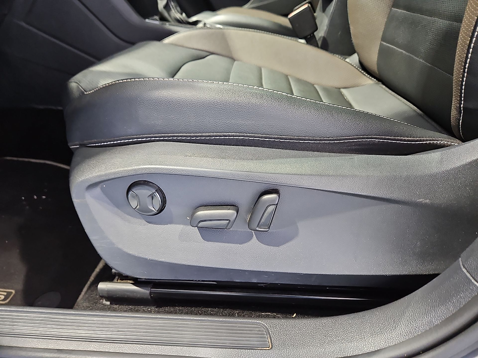 2023 Volkswagen Taos 1.5T SEL Silver Metallic at Street VW of Amarillo