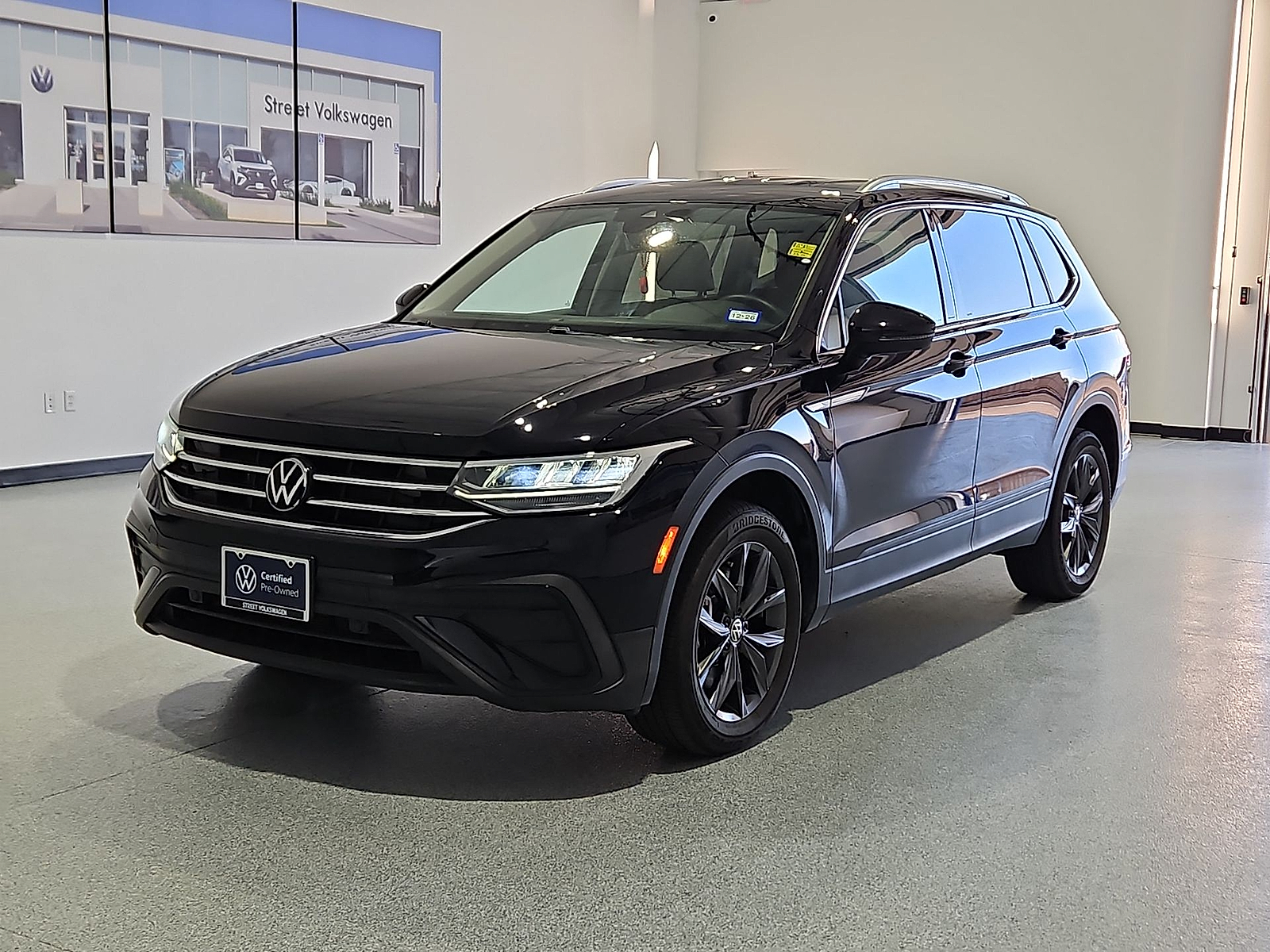 2024 Volkswagen Tiguan 2.0T SE Deep Black Pearl at Street VW of Amarillo