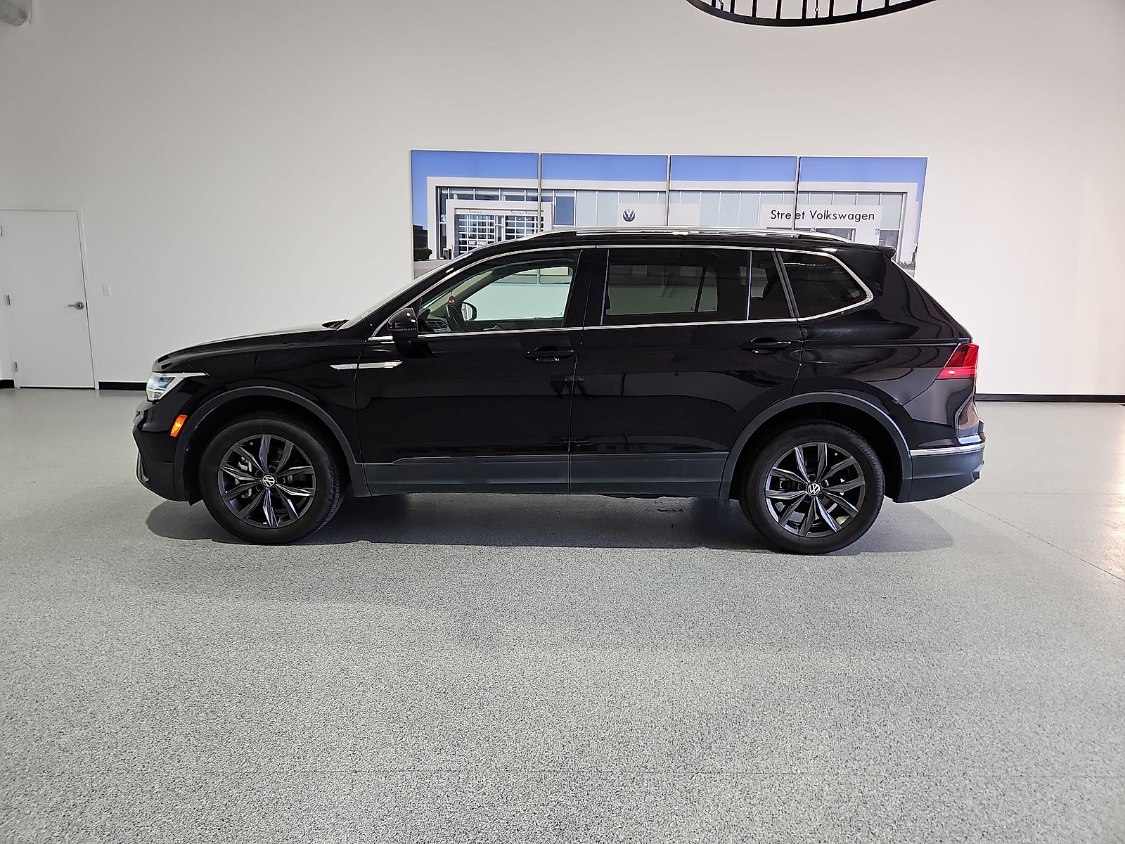 2024 Volkswagen Tiguan 2.0T SE Deep Black Pearl at Street VW of Amarillo