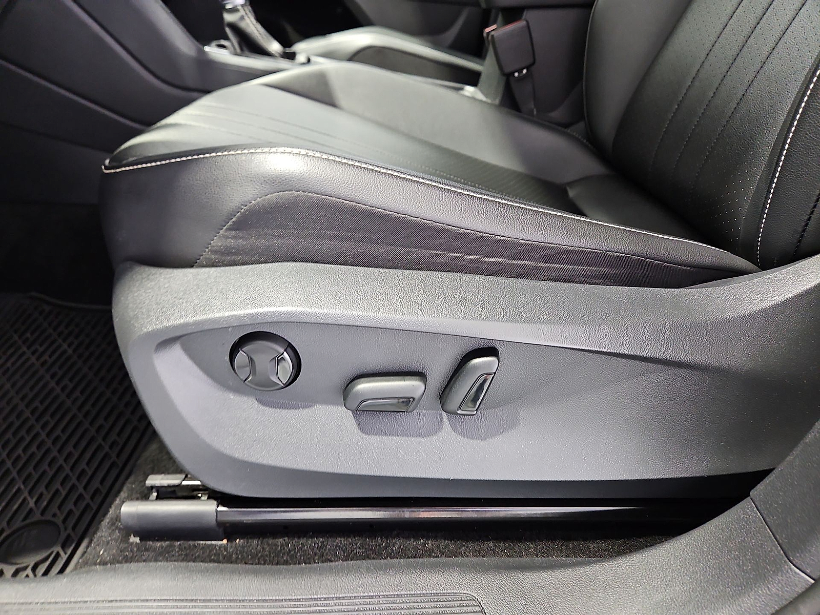 2023 Volkswagen Tiguan 2.0T SE Platinum Gray Metallic at Street VW of Amarillo