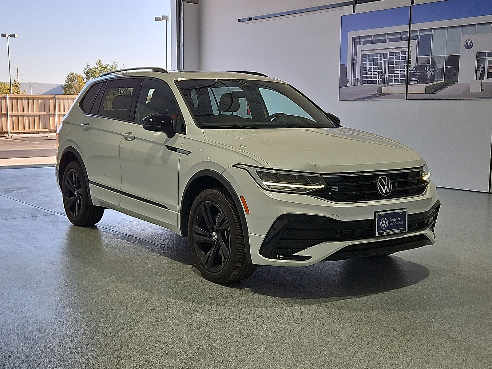 2024 Volkswagen Tiguan 2.0T SE R-Line Black Opal White at Street VW of Amarillo