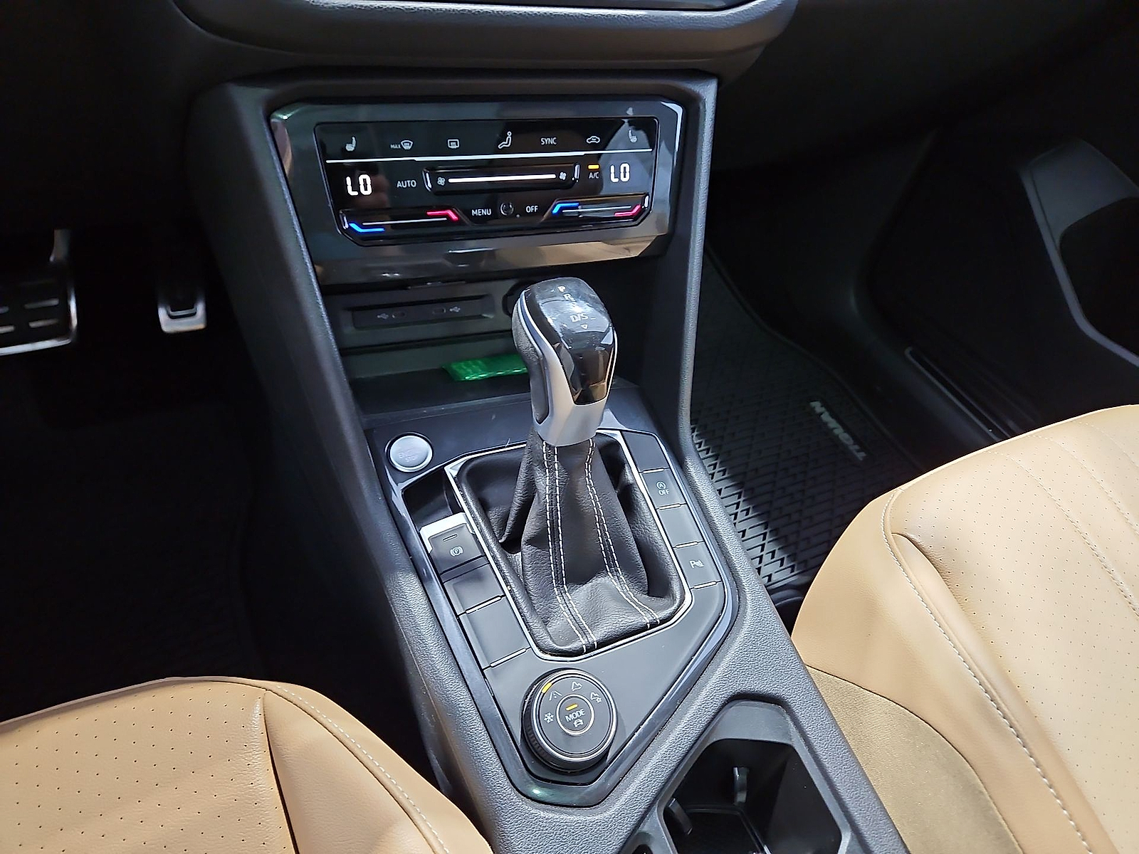 2024 Volkswagen Tiguan 2.0T SE R-Line Black Opal White at Street VW of Amarillo