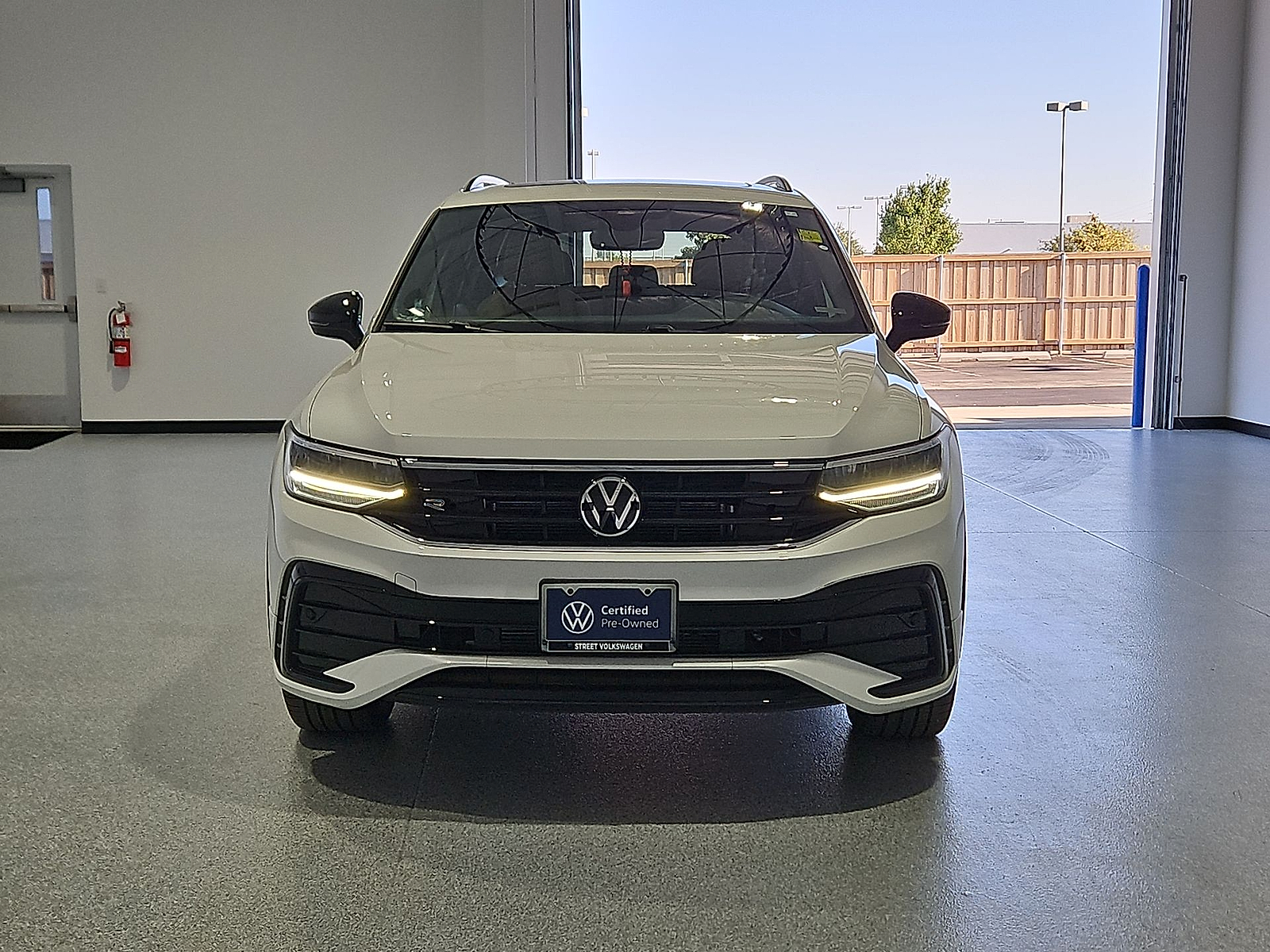 2024 Volkswagen Tiguan 2.0T SE R-Line Black Opal White at Street VW of Amarillo