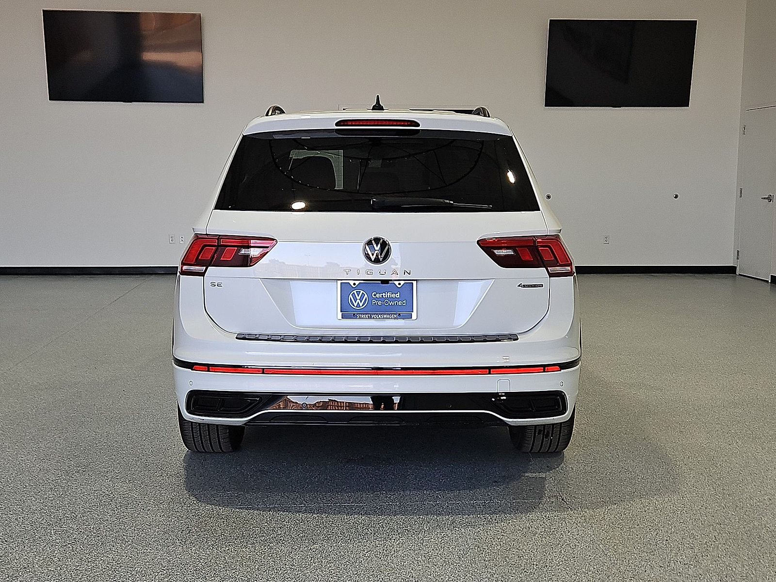 2024 Volkswagen Tiguan 2.0T SE R-Line Black Opal White at Street VW of Amarillo