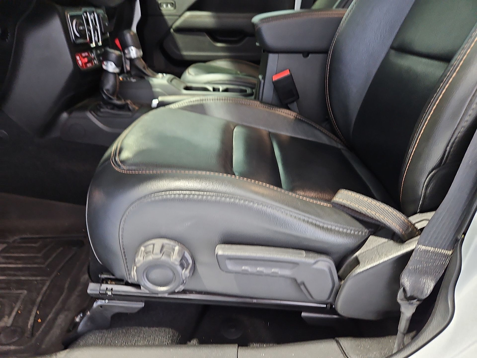 2022 Jeep Wrangler Unlimited photo 17 of 22