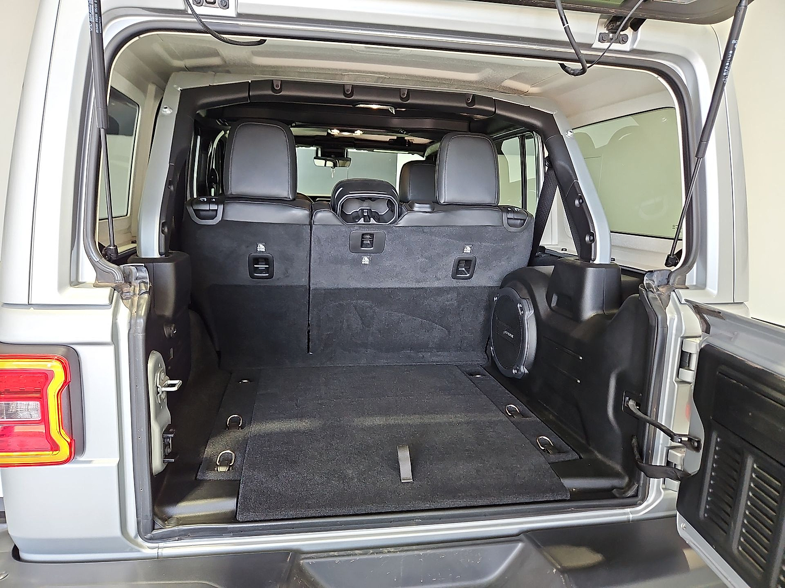 2022 Jeep Wrangler Unlimited photo 12 of 22