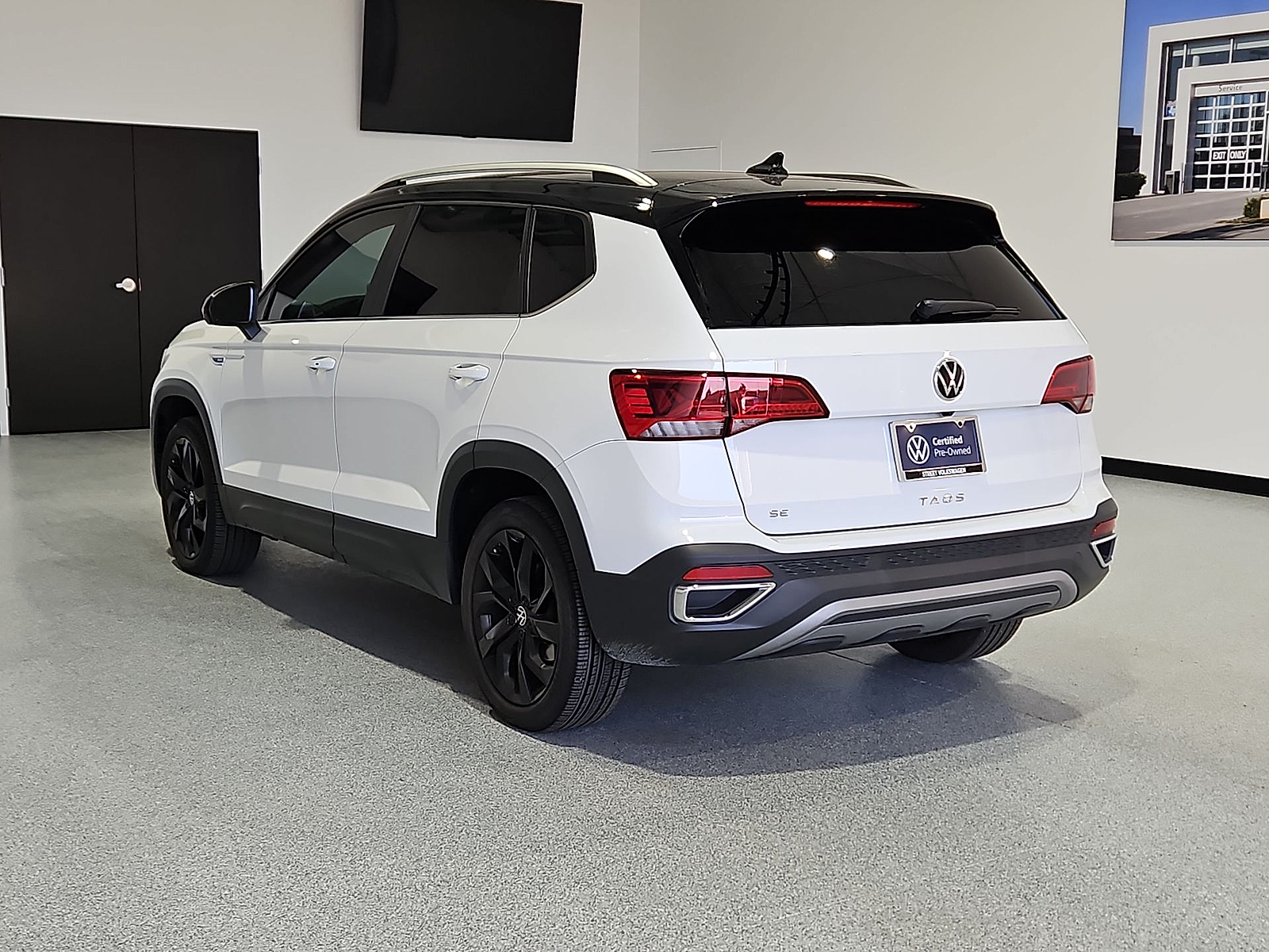 2023 Volkswagen Taos 1.5T SE Pure White at Street VW of Amarillo