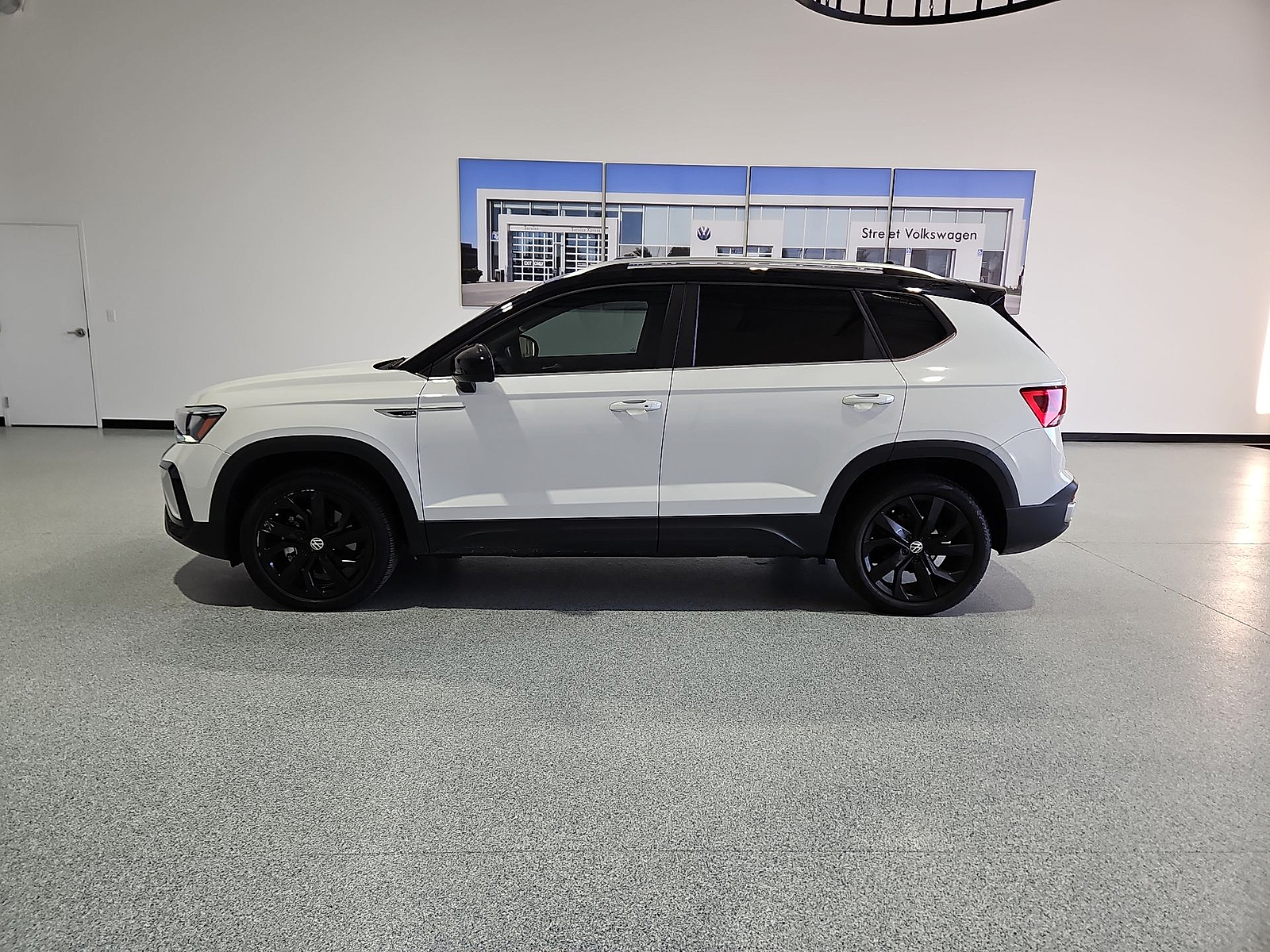 2023 Volkswagen Taos 1.5T SE Pure White at Street VW of Amarillo