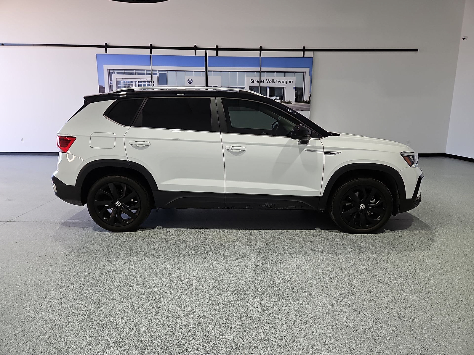 2023 Volkswagen Taos 1.5T SE Pure White at Street VW of Amarillo