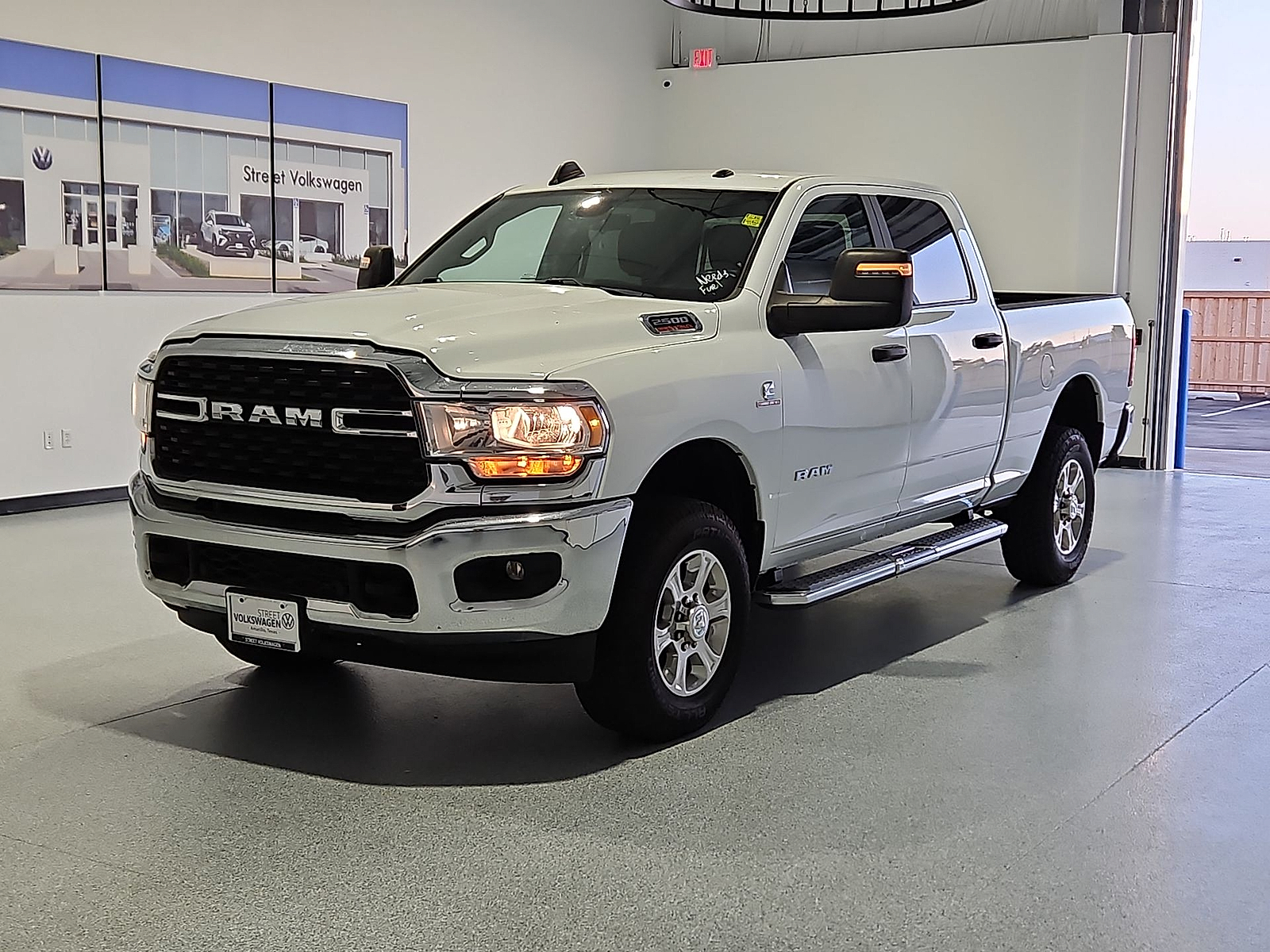 2024 Ram 2500 Big Horn Crew Cab 4x4 6'4" Box - 3