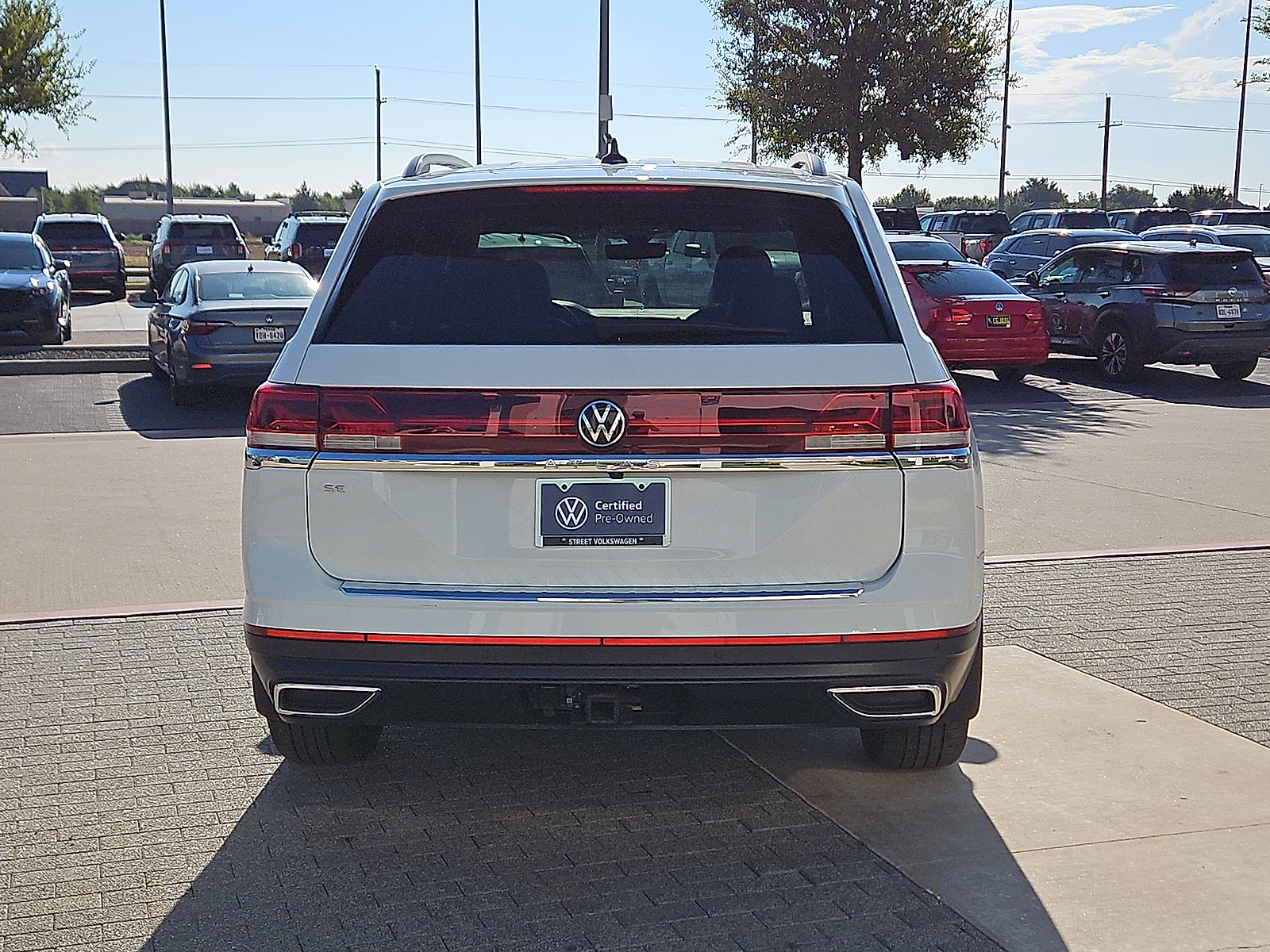 2025 Volkswagen Atlas 2.0T SE w/Technology Pure White at Bobby Duby Motors