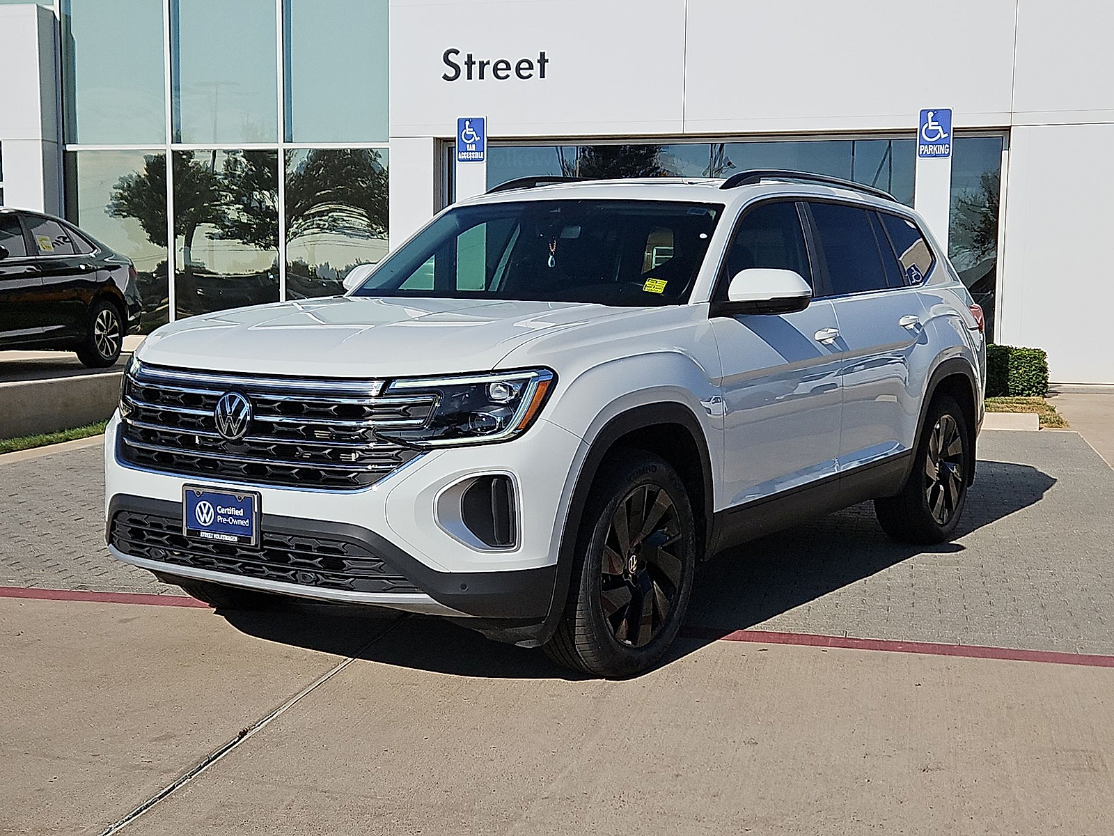 2025 Volkswagen Atlas 2.0T SE w/Technology Pure White at Bobby Duby Motors