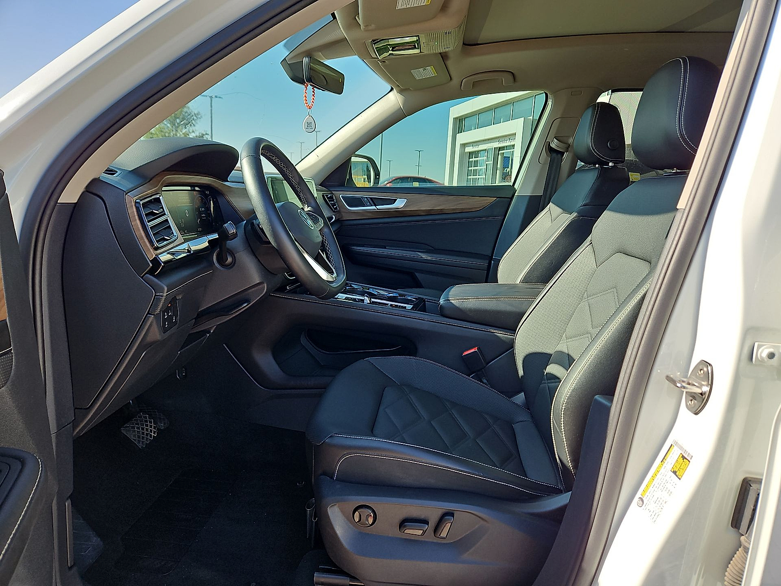 2025 Volkswagen Atlas 2.0T SE w/Technology Pure White at Bobby Duby Motors