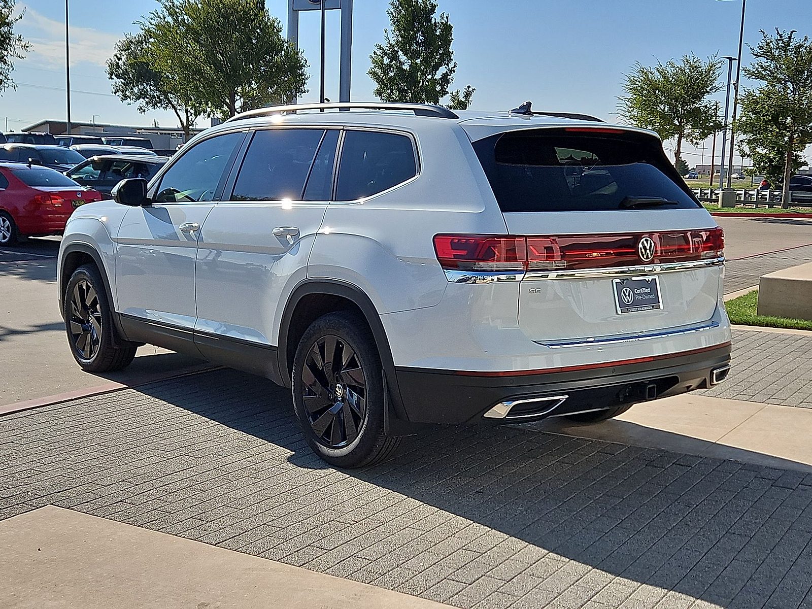 2025 Volkswagen Atlas 2.0T SE w/Technology Pure White at Bobby Duby Motors